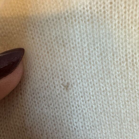 HALOGEN CAHMERE BUTTER V-NECK MINIMALIST SWEATER SZ M - Picture 2 of 4